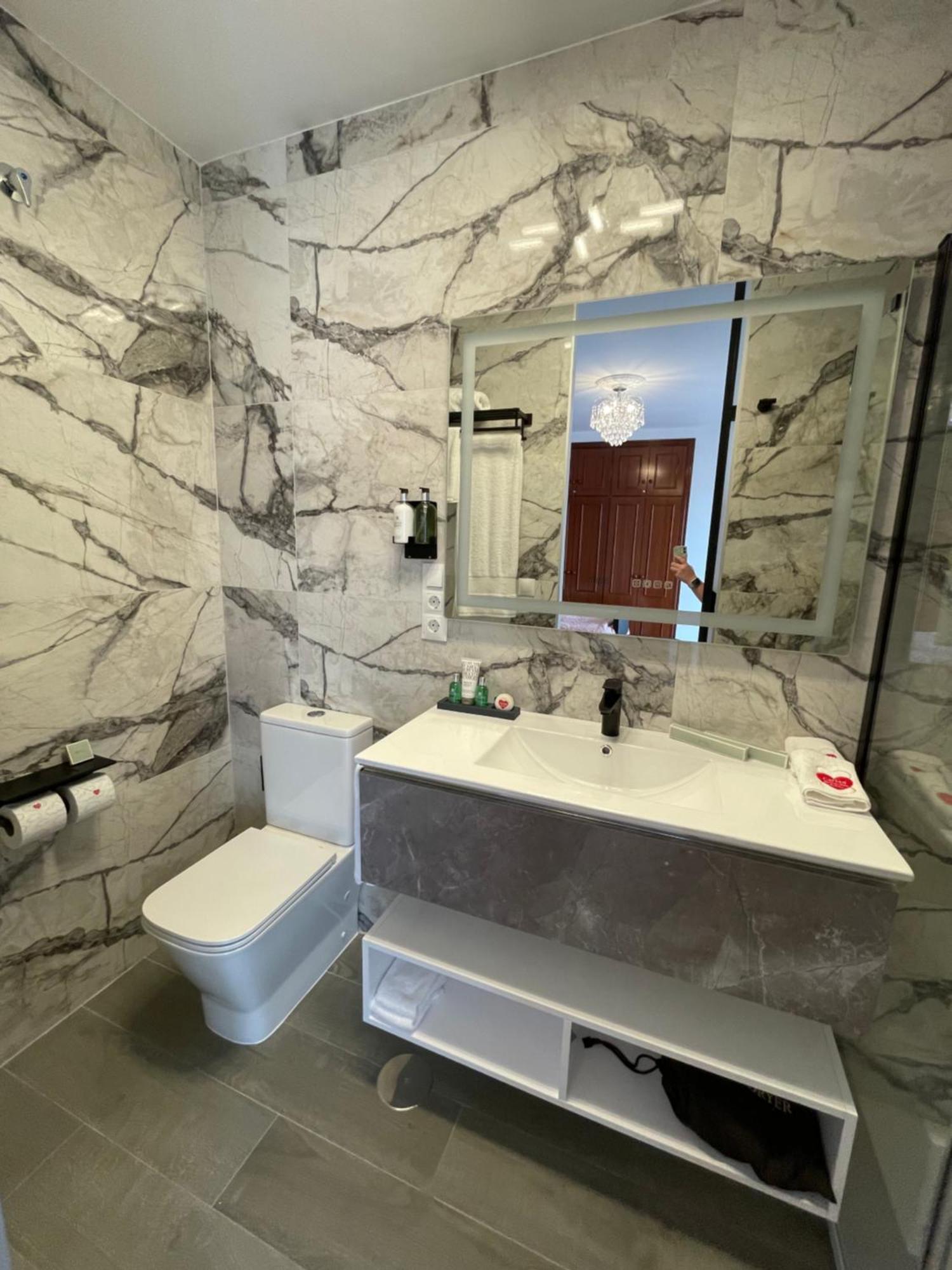 Cariad Boutique Bed & Breakfast La Cala Del Moral Room photo